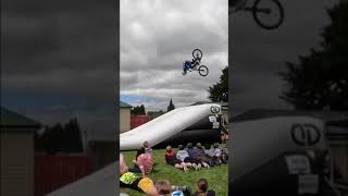 JUMPING OVER KIDS ON MTB  #shorts #mtb