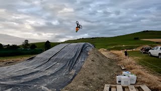BUILDING A MASSIVE RESI LANDING - BUILDING MY...