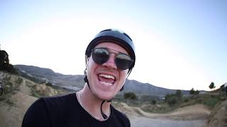 HER FIRST TIME RIDING MTB DIRT JUMPS!