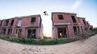 SKETCHY ROOF TOP GAP ON BMX!