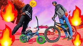 MINI BMX VS BMX - GAME OF BIKE!!