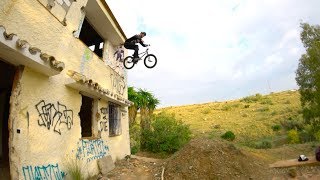JUMPING A MTB DROP ON BMX *HUGE CRASH*