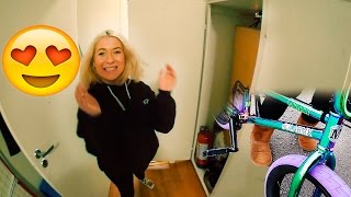 SURPRISING MY GIRLFRIEND WITH HER NEW BMX BIKE!!