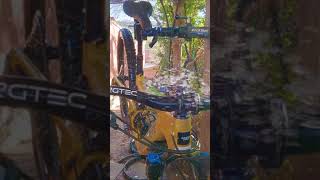 Sexy Bike gets a Wash - Santa Cruz Bronson
