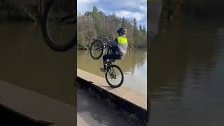 Wheelie mtb across small ledge  #wheelie