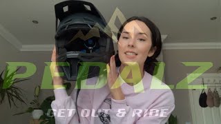 UNBOXING LEATT WOMENS MTB KIT // PEDALZ.CO.UK