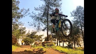 full ran at angry bull trail | israel | sb150...