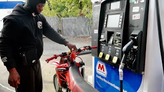 MIXING 2STROKE AT THE GAS STATION!!