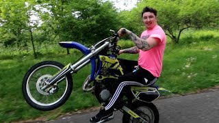 FIRST GEAR WHEELIES ON 2STROKE DIRTBIKES!!!