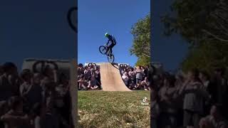 MTB JUMP OVER SCHOOL KIDS!! #shorts