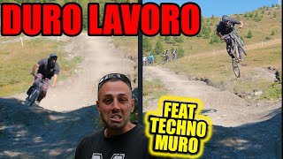 IL DURO LAVORO DI TECHNO MURO