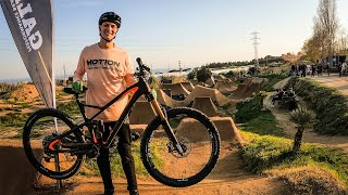 Slopeduro Bike auf den Dirtjumps!
