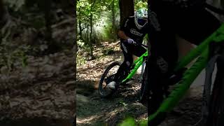 FLEXING THAT BACK WHEEL #shorts #MTB #enduro |...