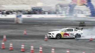 High Speed Drifting in Kuwait - Red Bull Car...