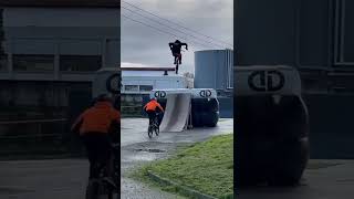 Whose no hander was best? #mtb #bmx #shorts
