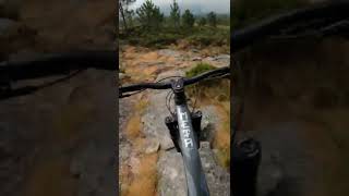ROCK GARDEN  COMMENCAL META AM RIDE