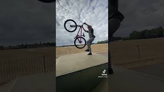 Skatepark Jibber!✌..#riding #mtb #jibbing...