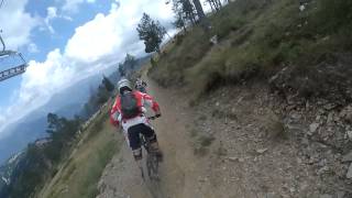 Maxiavalanche superior detrás de Jose bdn y Rambo