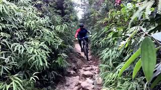 Trek Remedy 8 rockgarden attack (Slowmo)