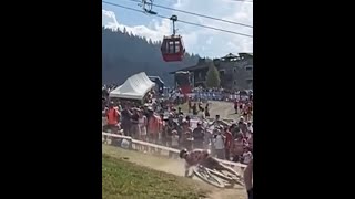 Nino Schurter’s crash Les Gets 2022