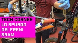 Lo spurgo dei freni SRAM Guide, Level e Code