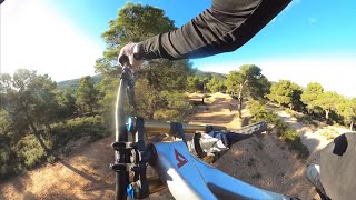 RAW DH LAP AT LA FENASOSA MTB BIKEPARK -...