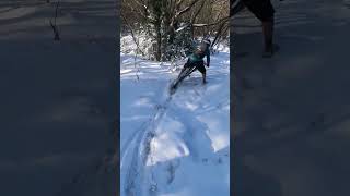 Caduta MTB sulla neve