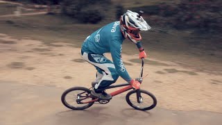 ¿Cómo tomar curvas? - Clases gratis de BMX