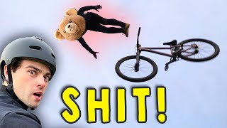 Teddy Bear salta in bici per la prima volta!