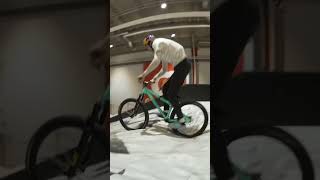 Backflip do frontflipa, ale z poduszki