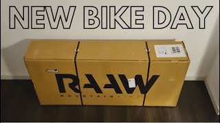 New Bike Day & first shred! | RAAW Madonna