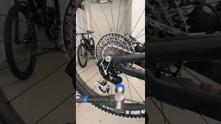 Proviamo a rompere il nuovo cambio SRAM Eagle AXS