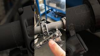 Quanto stringere i collarini dei freni?