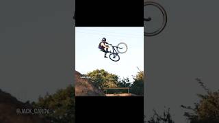 Little mash up of some clips! The 2 sides to...