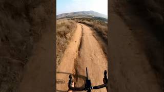Fluyendo en la tierra  #gravelbike