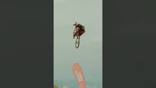 When Kade Edwards whips... 