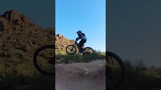 Caigo plvg pero me acomodo #mountainbike #somo...