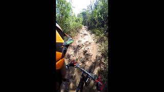 Descendo Trilha do Viana - Rio Acima - MG