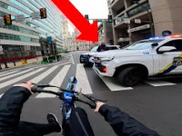 ELECTRIC DIRTBIKE WHEEL!ES THROUGH THE CITY!...