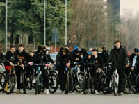 100’s OF BIKERS WHEELIE THROUGH MILAN |...