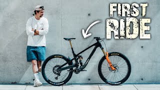 SKETCHY FEATURES senden auf NEUEM BIKE in...