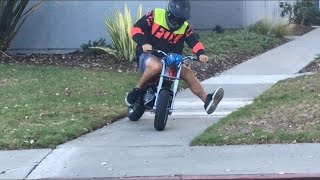 STUNTING MY NEW ELECTRIC STREET BIKE! RAZOR E...