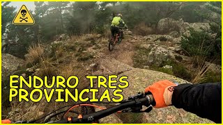 Jugándonos la caída ​​ Enduro Tres...