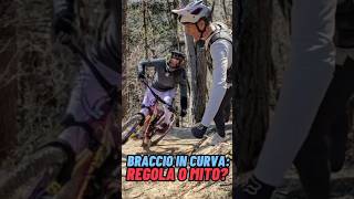 il braccio in curva è teso o piegato?? #mtb...