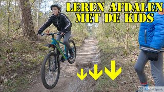 De kids leren afdalen op MTB Route Noordwijk