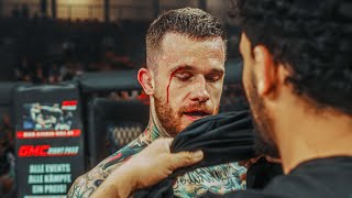 Humor ist, wenn man trotzdem lacht - MMA Kampf...