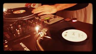 Some #scratching by #DJ Headshock