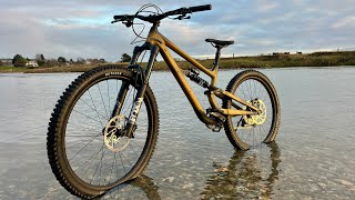 Brand New Enduro MTB - Specialized Status 2...