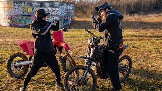 JAKE100 VS LITTLE HARRY ELECTRIC BIKE RACE |...