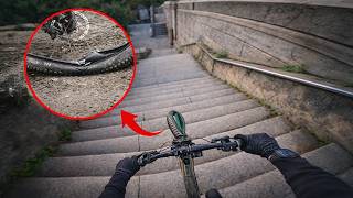 GENOVA IN BICI: Urban Downhill PAZZESCO tra...